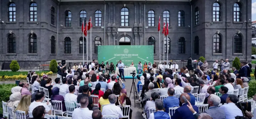 Bakan Tekin: Ders Sürelerinde Değişiklik Yok