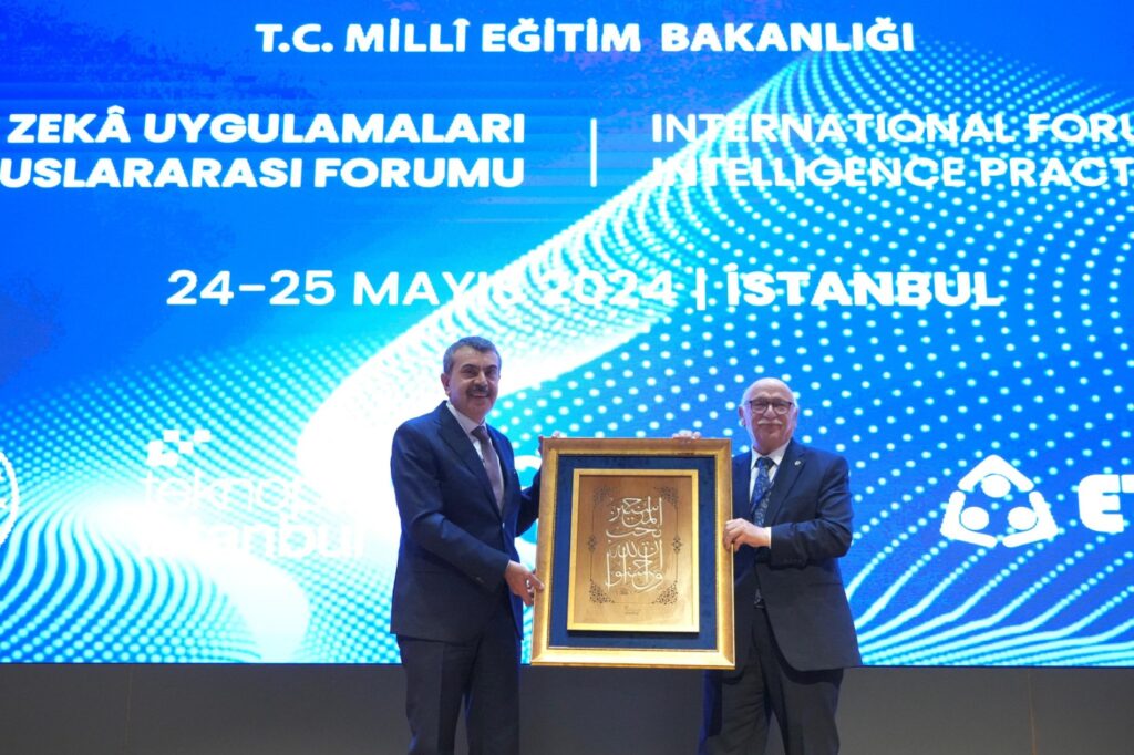 BAKAN TEKİN, “EĞİTİMDE YAPAY ZEKÂ UYGULAMALARI ULUSLARARASI FORUMU”NA KATILDI